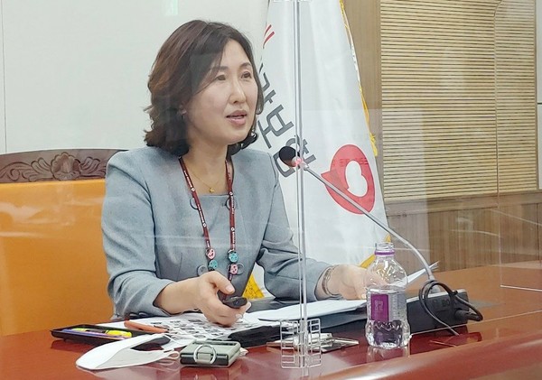 건강보험공단 만성질환관리실 이은영 실장이 간담회를 진행하고 있다.