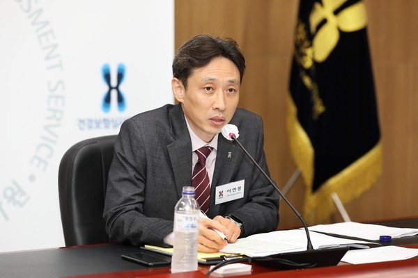 이연봉 센터장이 한의사협회차원의 적극적인 노력을 당부하고 있다.