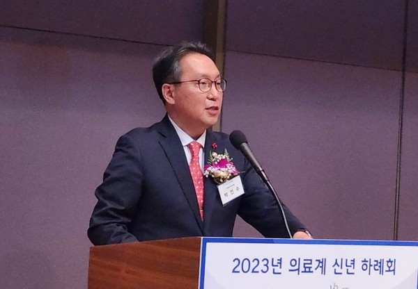 복지부 박민수 차관이 인사말을 전하고 있다.