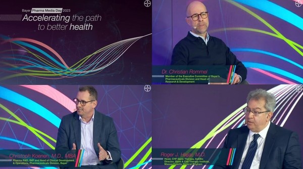 지난 24일 바이엘이 개최한 2023파마 미디어 데이 심혈관질환 세션에서 바이엘 제약사업부 집행위원회 이사 및 R&D 총괄 크리스챤 롬멜, 바이엘 제약사업부 임상 개발 및 운영 총괄 크리스토프 쾨넨, 애스크바이오 CHF 유전자 치료 총괄 및 매사추세츠 제너럴 브리검 유전자·세포 치료 연구소장 로저 하자르가 패널로 나서 변화하는 심혈관질환의 관리에 대해 이야기하고 있다.