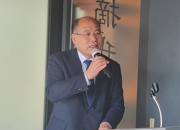 건강보험공단 현재룡 기획상임이사가 전문기자협의회와 간담회를 진행하고 있다. 