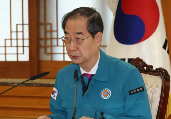 한덕수 국무총리가 13일 의사 집단행동 중앙재난안전대책본부 회의에 참석해 발언하고 있다.